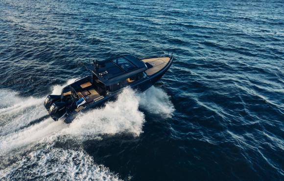 XO EXPLR 10 S+ Front Cabin