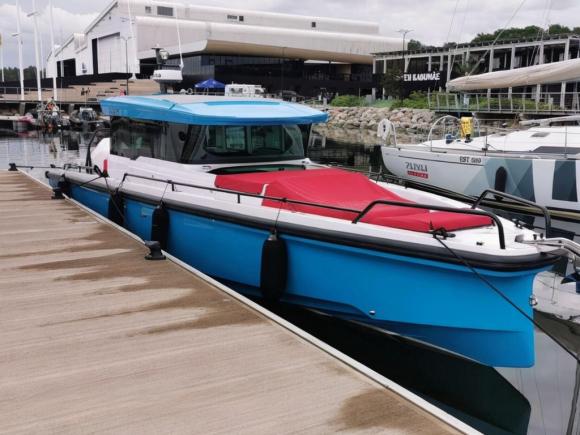 Axopar 37 XC Cross Cabin