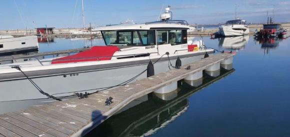 Axopar 37 XC Cross Cabin